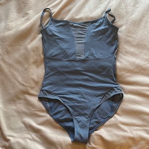 Russian Pointe Periwinkle Leo